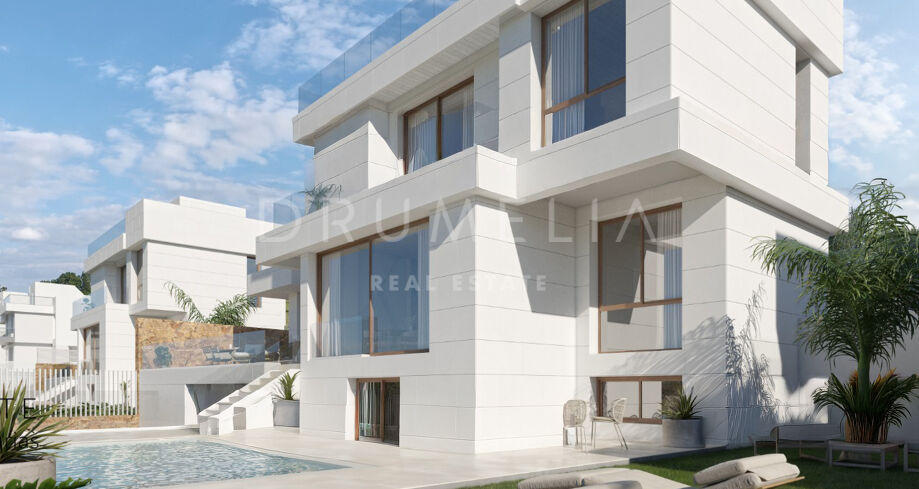 New Development - Contemporary Frontline Golf Villa with Sea Views in Estepona