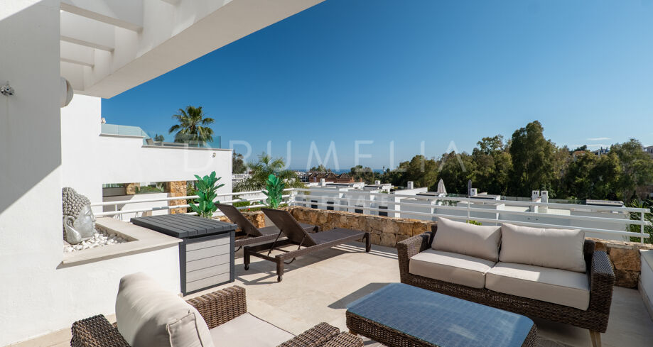 3 Bedroom Townhouse with Panoramic Views on the Golden Mile