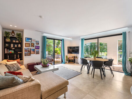 Stunning recently renovated ground-floor apartment in Jardines del Puerto, Puerto Banús