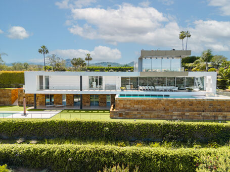 Villa Kasia - Contemporary Villa with Panoramic Sea and Mountain Views for Sale in Los Arqueros, Benahavís