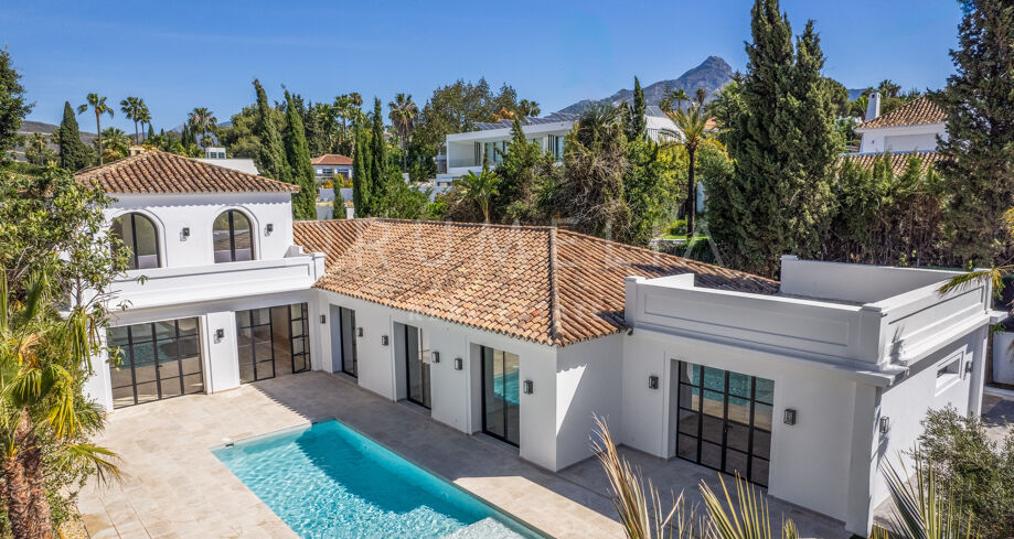 Helt renoverad: Villa i medelhavsstil med pool i hjärtat av Nueva Andalucia Golf Valley