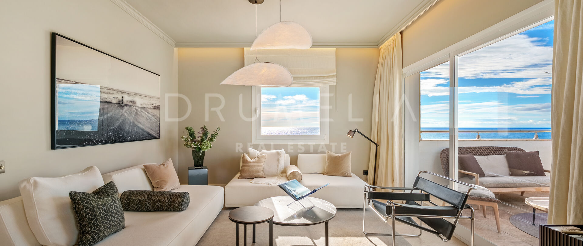 Renovated beachfront apartment in Andalucía del Mar, Puerto Banús