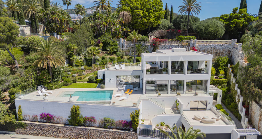 Contemporary Sea-View Villa in Río Real, Marbella