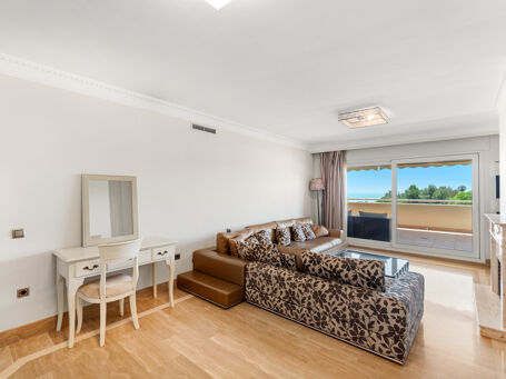 Exclusive modern apartment in Balcones de Sierra Blanca - Panoramic sea and mountain views in one of Marbella's most prestigious areas