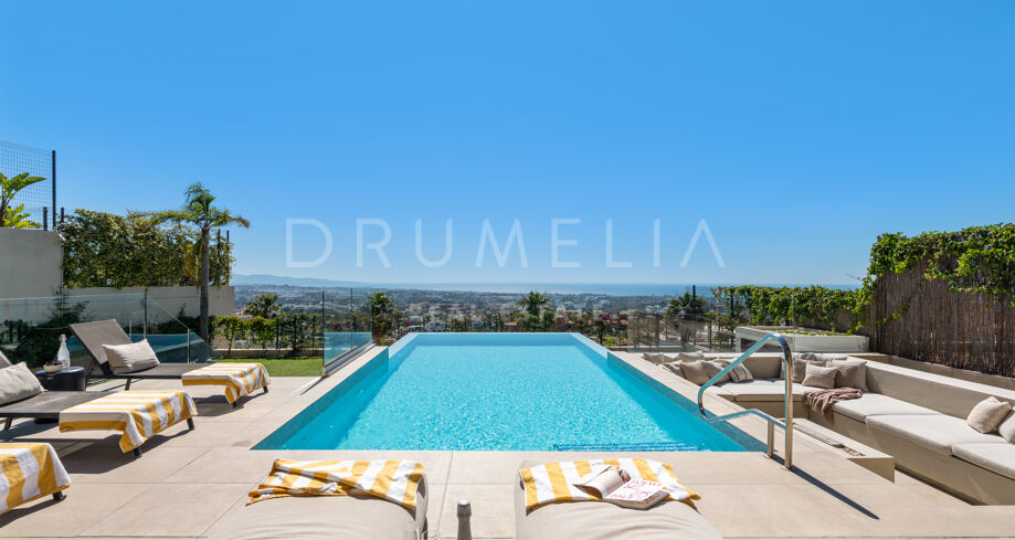 Moderne villa met dakterras in La Alquería, Benahavís