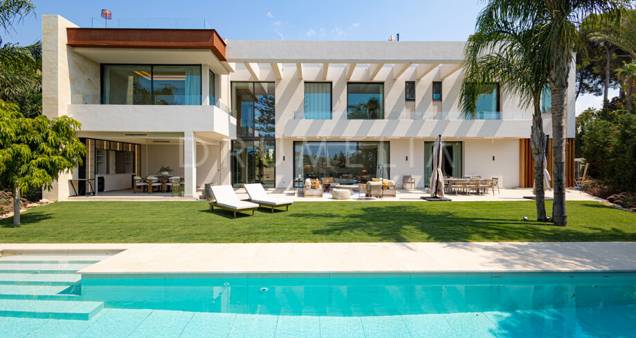 Villa for salg i Los Monteros Playa, Marbella Øst