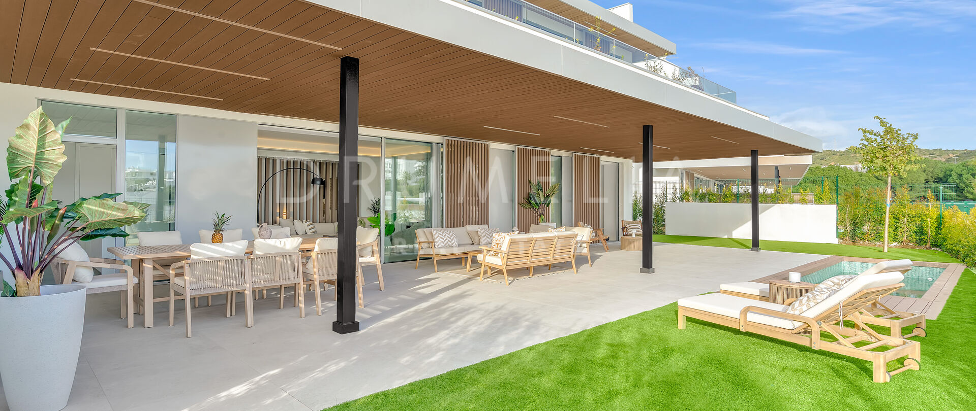 Außergewöhnliche 4-Schlafzimmer-Residenz mit privatem Pool in Santa Clara Homes
