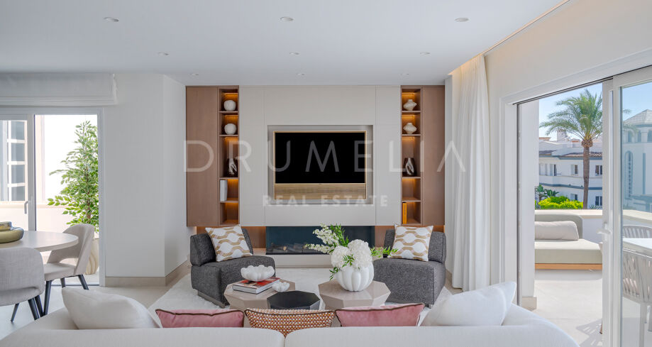 Strandnära penthouse med privat takterrass i Dominion Beach