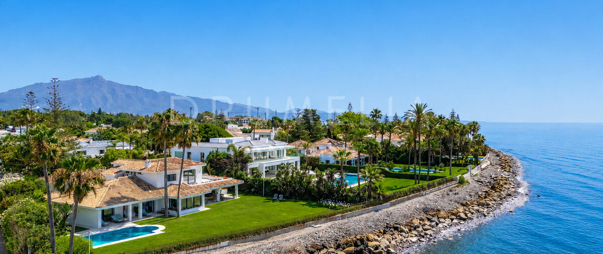 Gerenoveerde villa aan het strand in Casasola