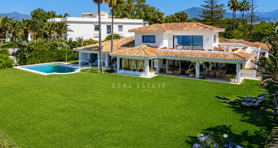 Renovert strandnær villa i Casasola