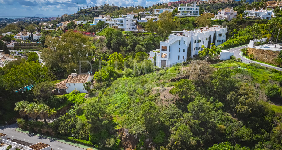 Parcela con vistas al mar y proyecto en El Herrojo