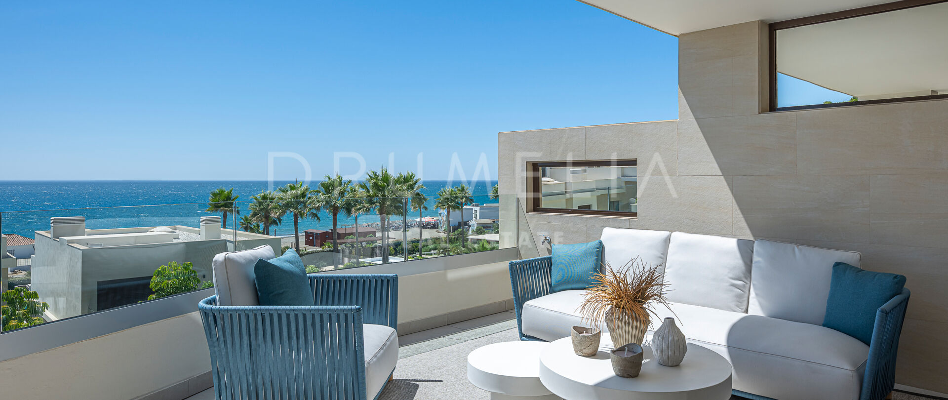 Gerenoveerd appartement aan het strand met zeezicht in Velaya