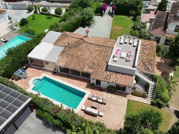 Villa avec licence hôtelière à San Pedro Playa, San Pedro de Alcántara — Opportunité d’investissement