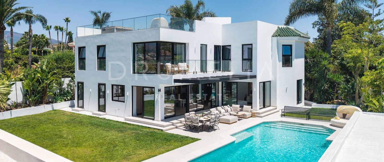 Nowa willa z sześcioma sypialniami w Bel Air, Estepona East