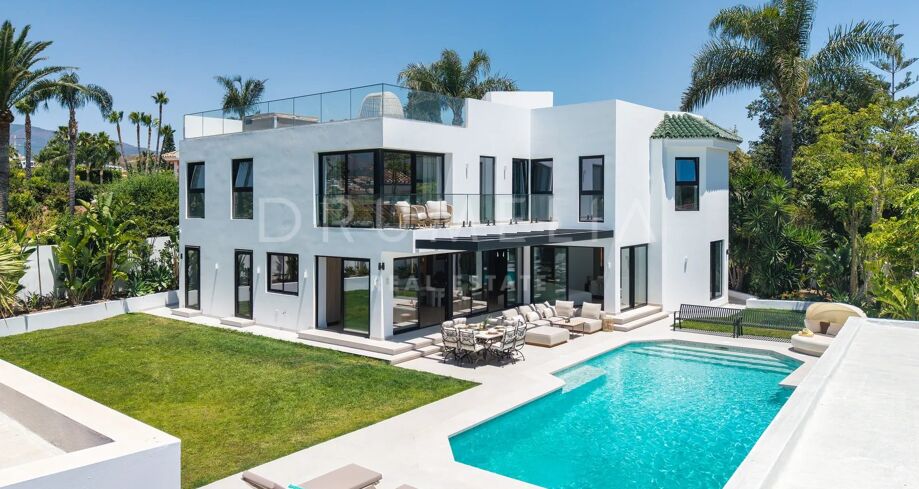 Nowa willa z sześcioma sypialniami w Bel Air, Estepona East
