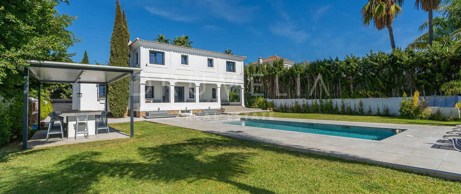 Villa in Las Brisas met zwembad en privébar