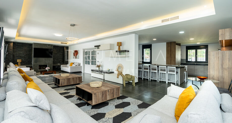 Villa in Las Brisas met zwembad en privébar