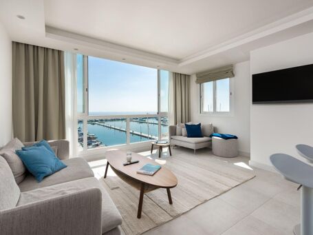 Frontline Apartment in Puerto Banús with Panoramic Marina Views