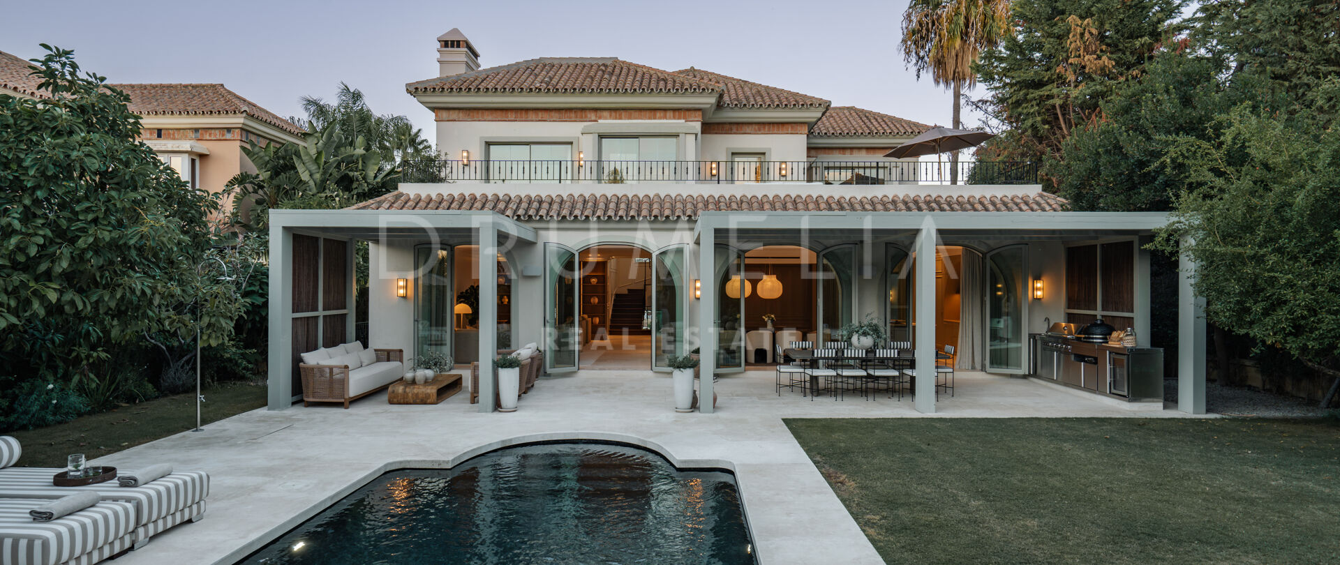 Villa rénovée à Golf Valley avec spa et salle de sport à Nueva Andalucía