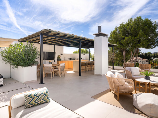 Renoviertes Duplex-Penthouse in erster Golflinie zum Verkauf in Los Balcones, La Quinta, Marbella