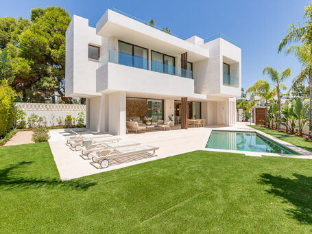Splitter ny, moderne villa nær stranden i San Pedro de Alcántara