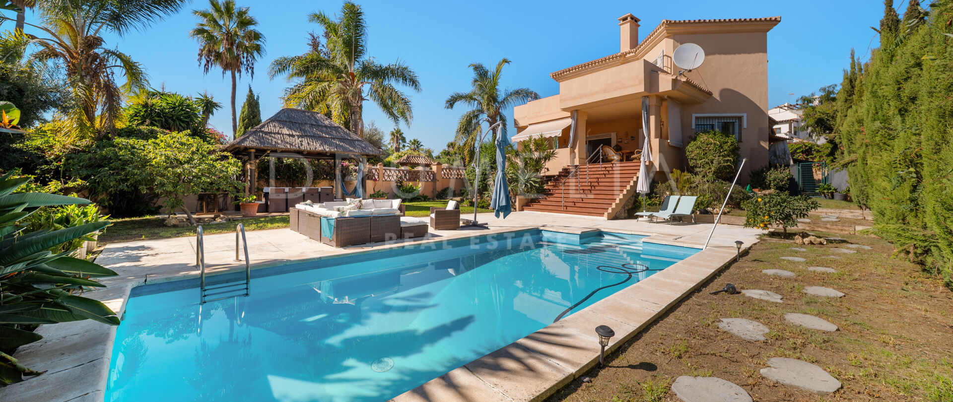 Andalusian Villa with Great Potential in Rodeo Alto, Nueva Andalucía