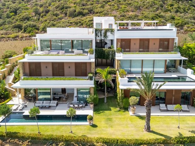 Lyxig trädgårdslägenhet med privat pool och panoramautsikt över havet i Finca Cortesin