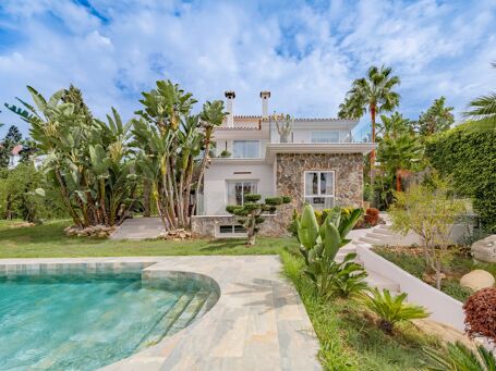 Villa te koop in Atalaya de Rio Verde, Nueva Andalucia