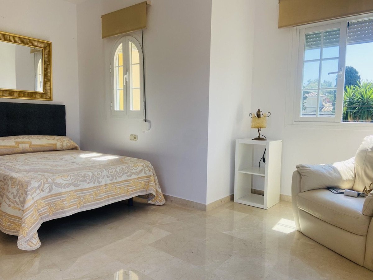 Villa for long term rent in Costabella, Marbella East