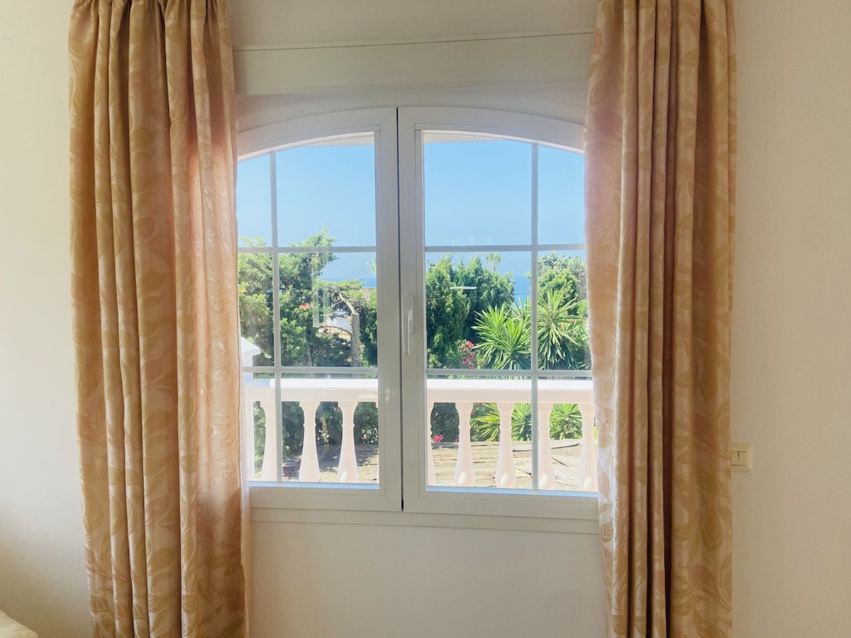 Villa for long term rent in Costabella, Marbella East