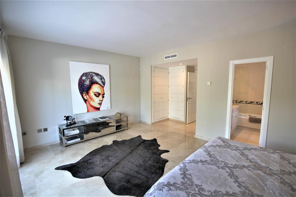 Villa for long term rent in Marbella Golden Mile
