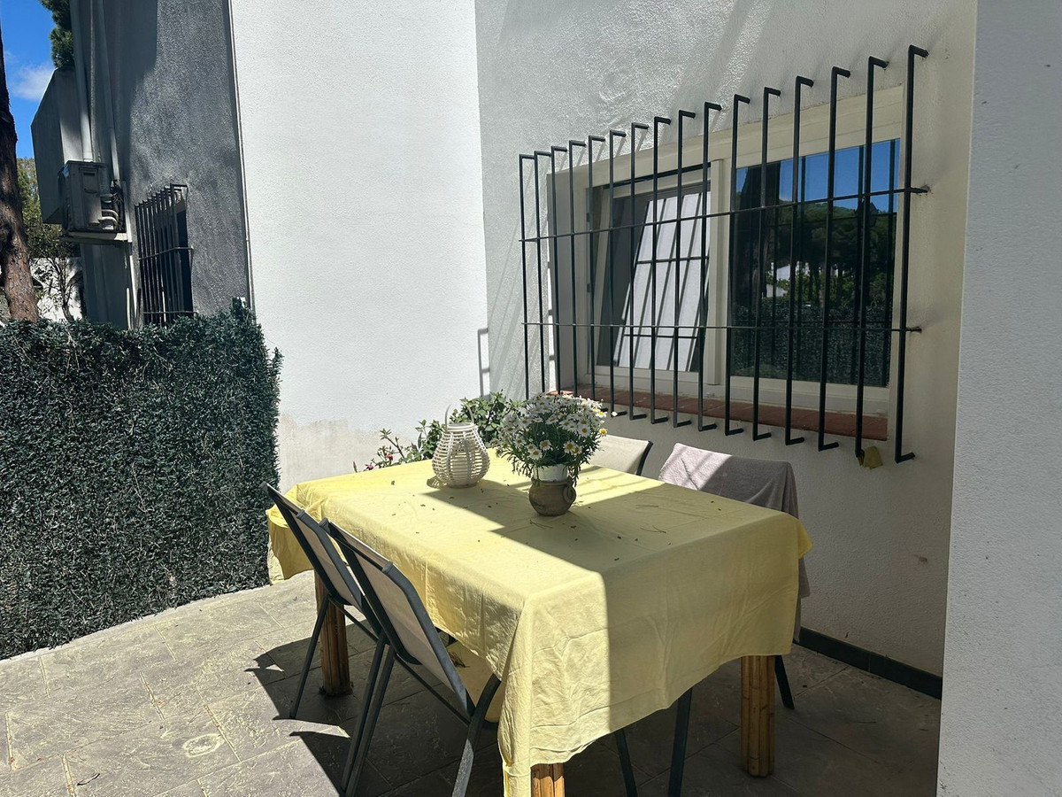 Town House for rent in Estepona East