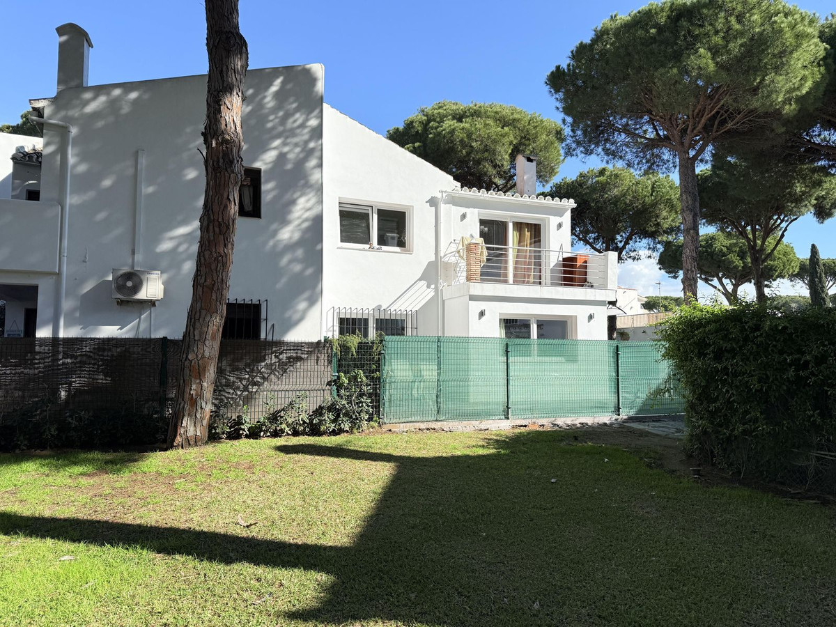 Town House for rent in Estepona East