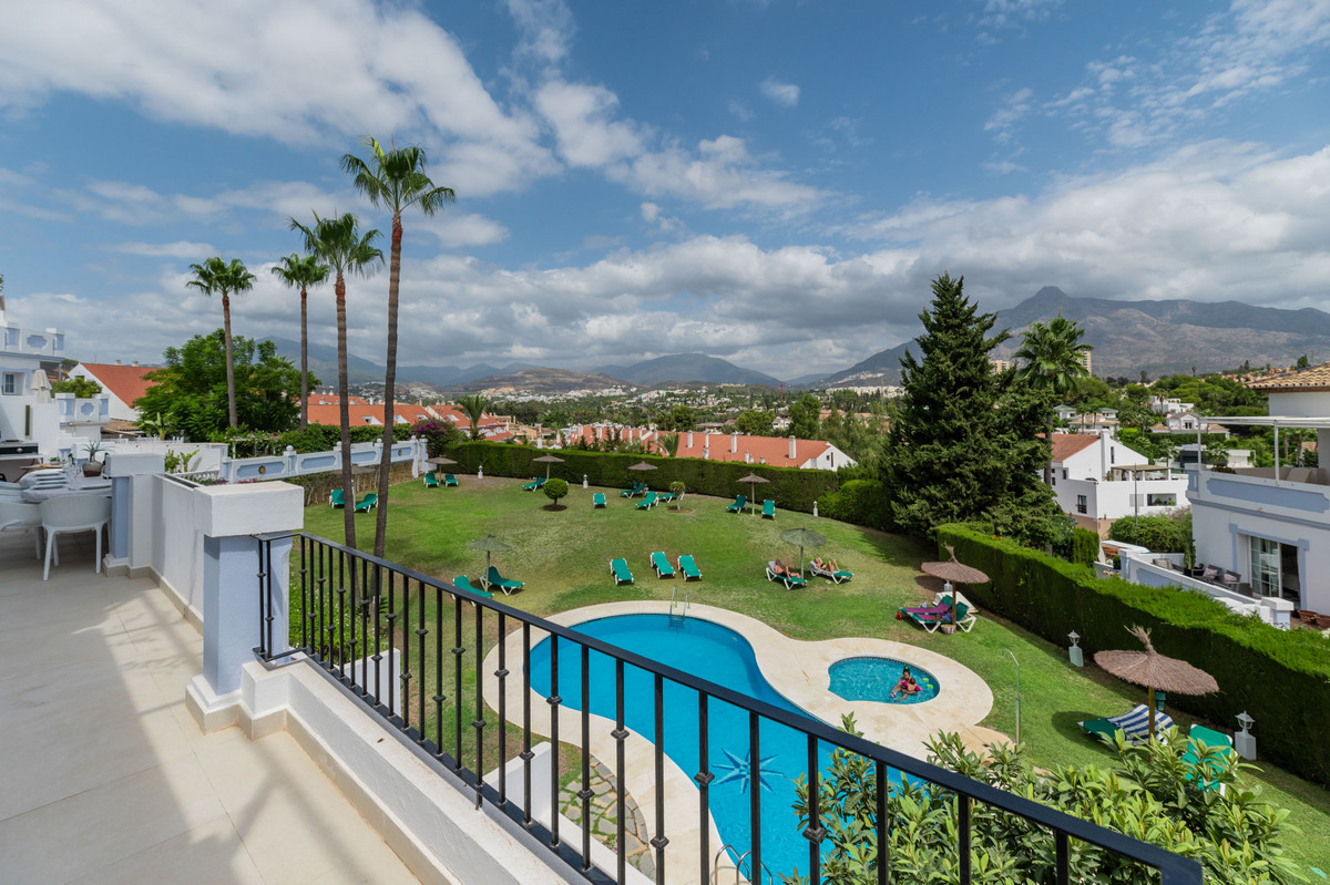 Apartment for short term rent in Nueva Andalucia, Marbella
