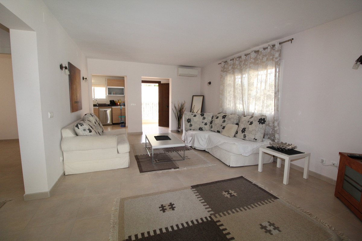 Town House for rent in Nueva Andalucia, Marbella