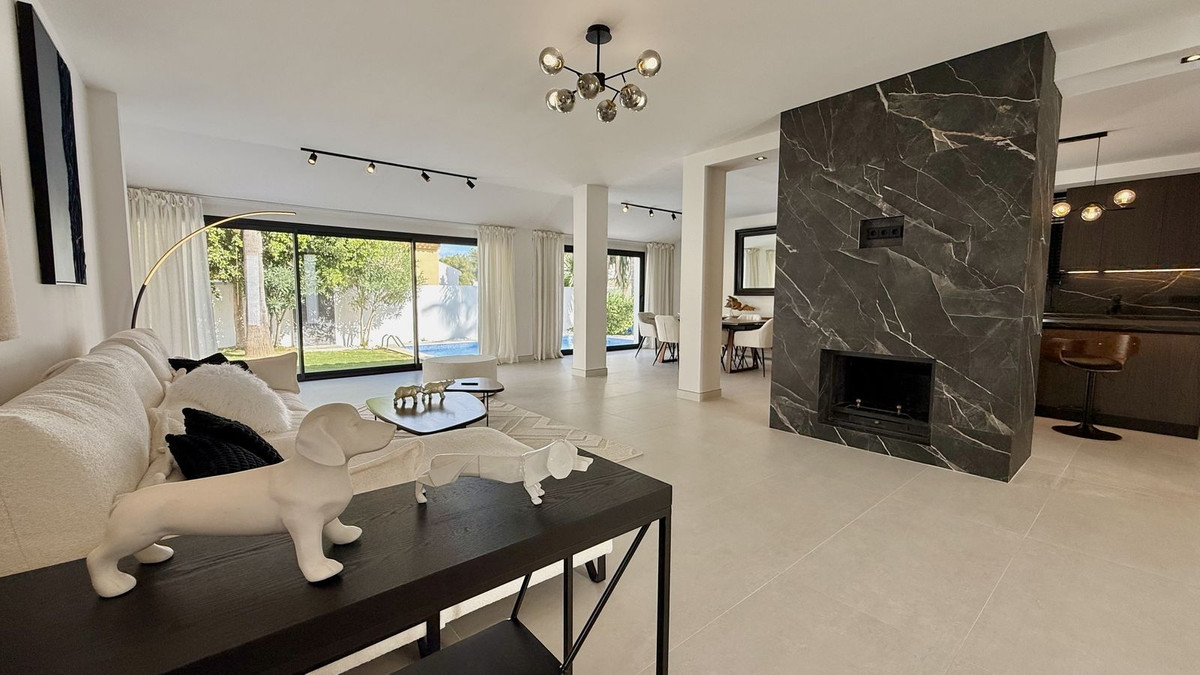 Villa for long term rent in Nueva Andalucia, Marbella