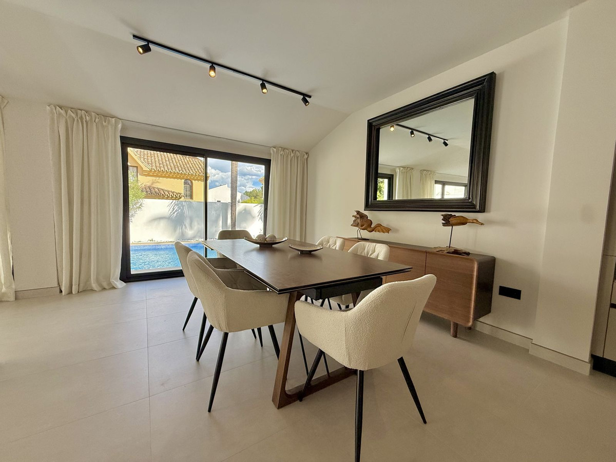Villa for long term rent in Nueva Andalucia, Marbella