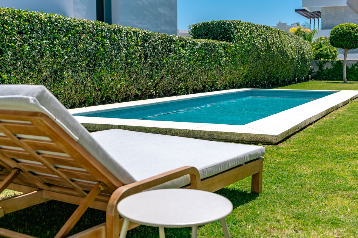 Villa for rent in Cancelada, Estepona East