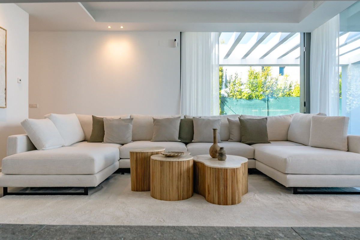 Villa for rent in Cancelada, Estepona East