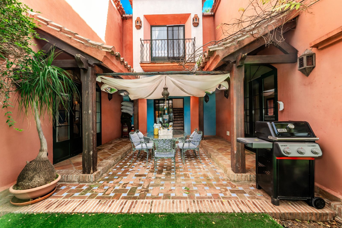 Villa for long term rent in Guadalmina Baja, San Pedro de Alcantara