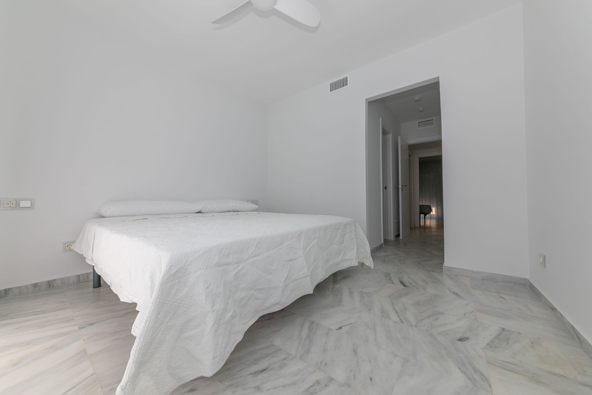 Apartment for long term rent in Costalita, Estepona East