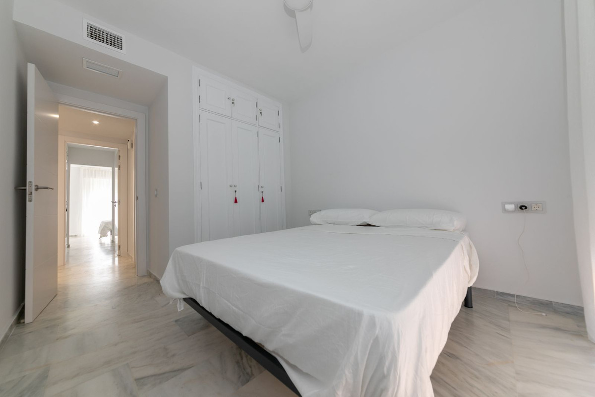 Apartment for long term rent in Costalita, Estepona East