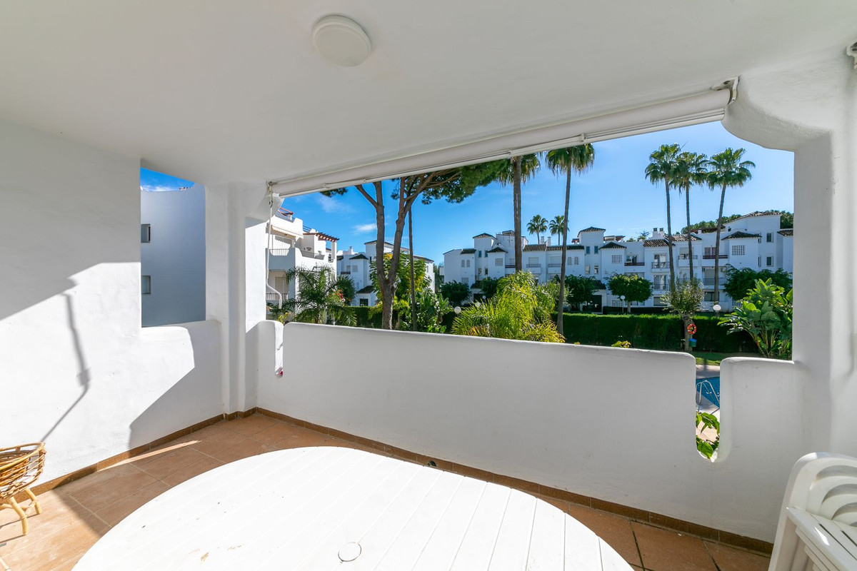Apartment for long term rent in Costalita, Estepona East
