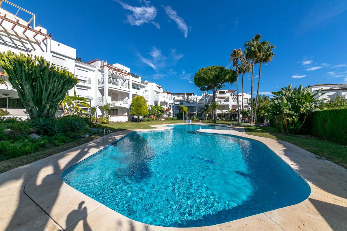 Apartment for long term rent in Costalita, Estepona East