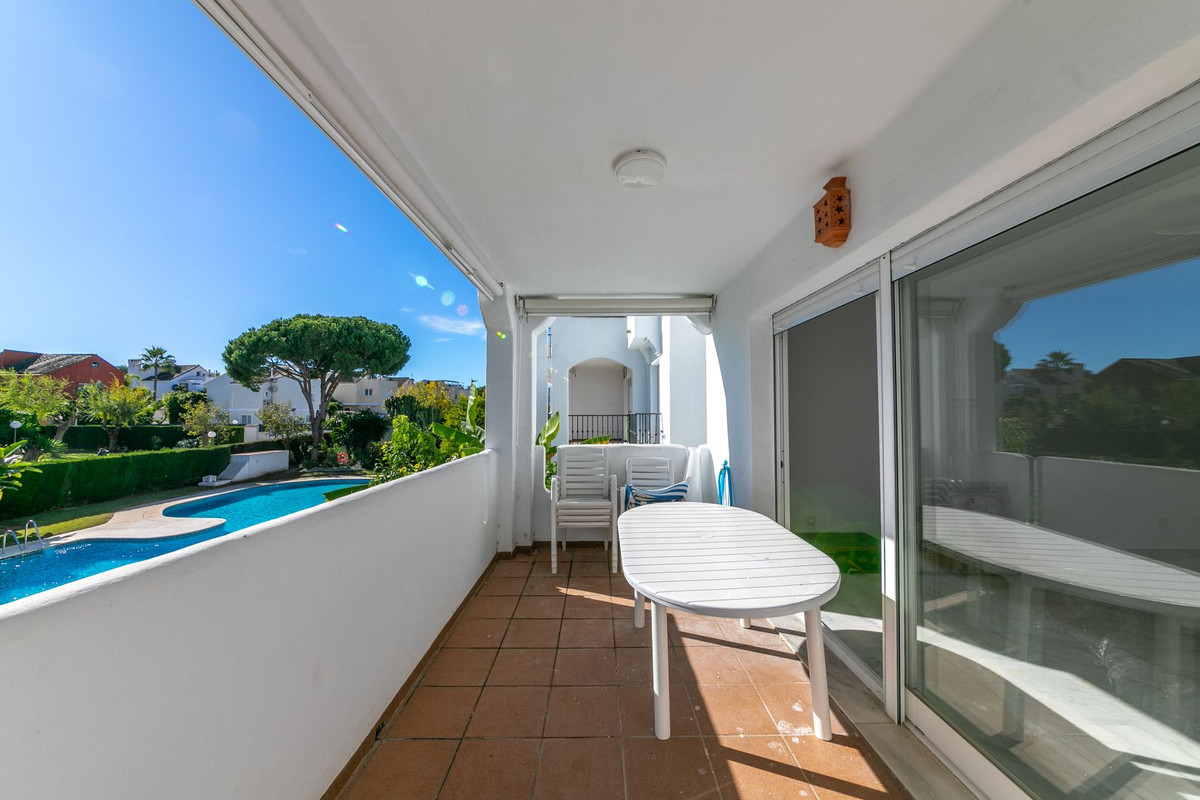 Apartment for long term rent in Costalita, Estepona East