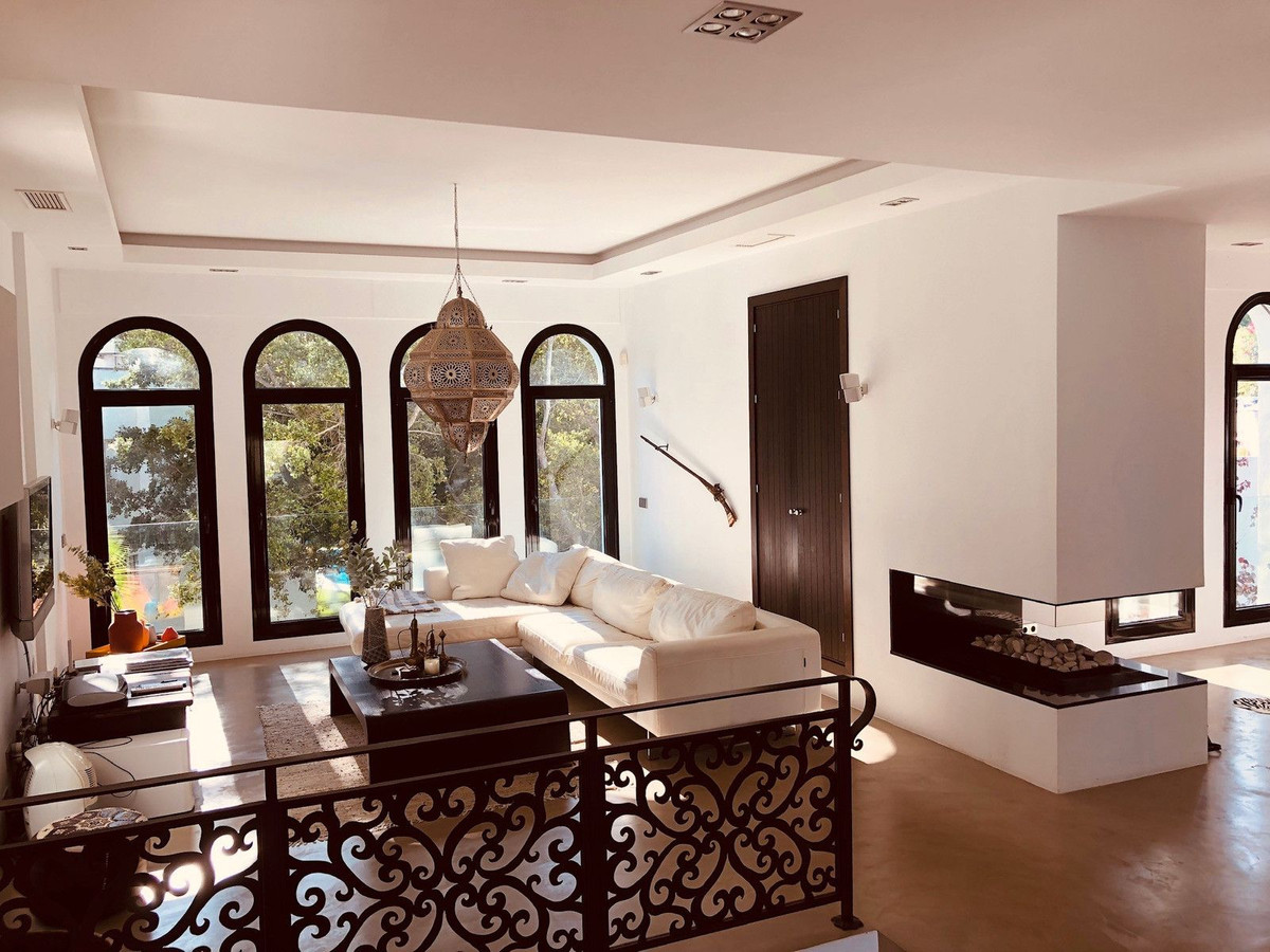 Semi Detached Villa for long term rent in Nueva Andalucia, Marbella