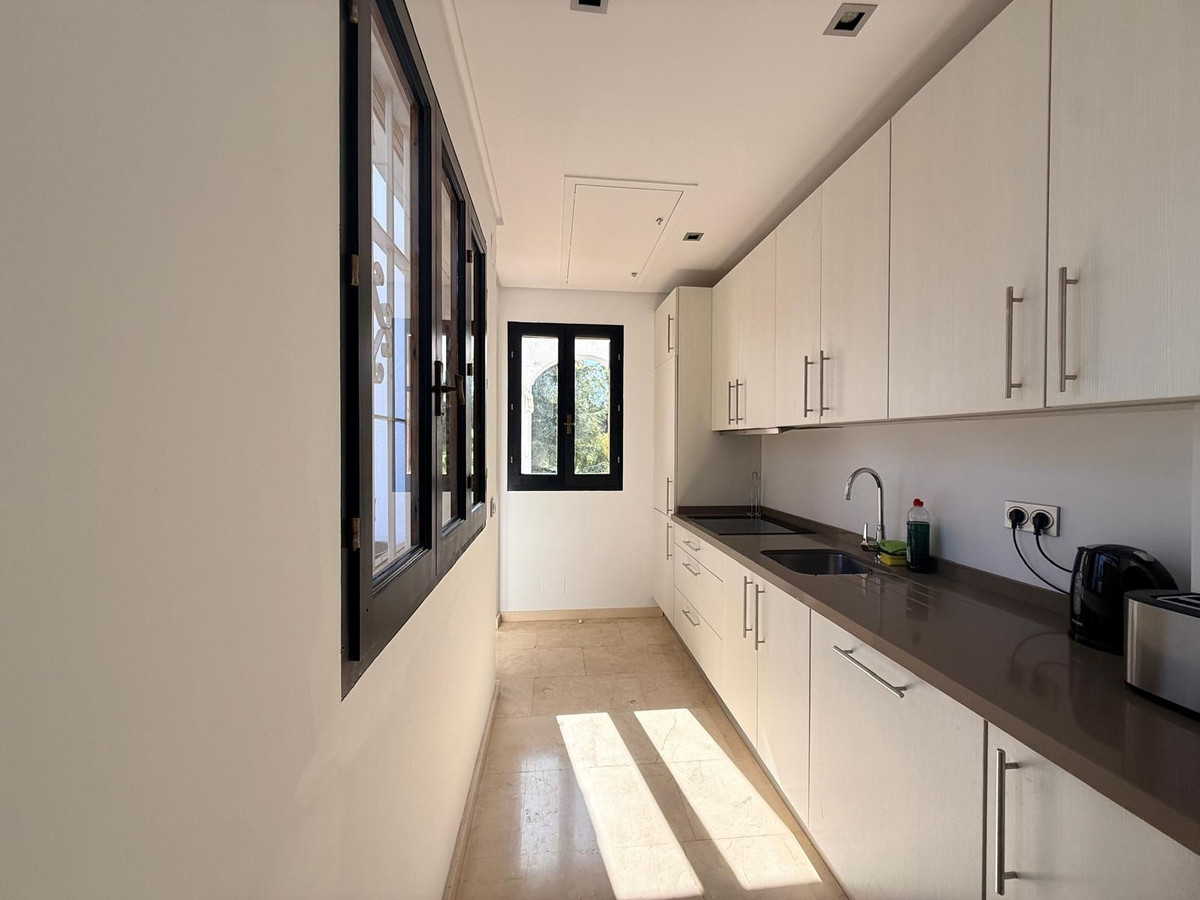 Penthouse for short term rent in Nueva Andalucia, Marbella