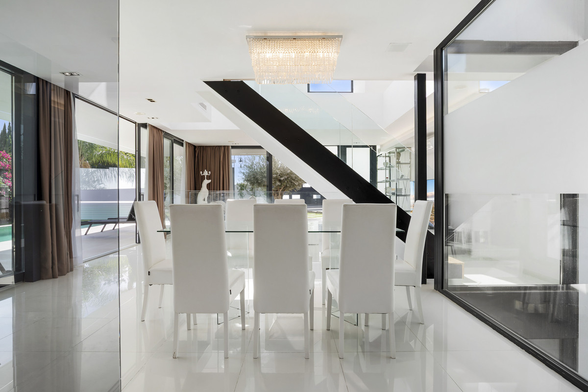 Villa for short term rent in Nueva Andalucia, Marbella