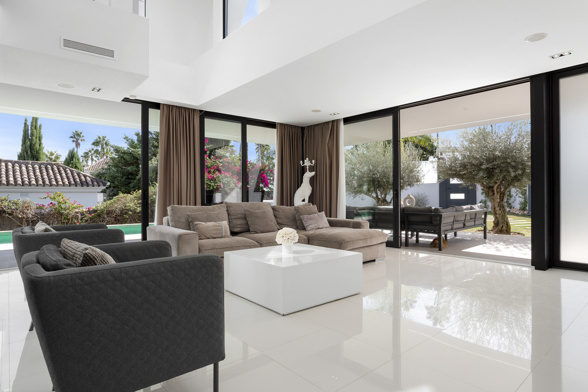 Villa for short term rent in Nueva Andalucia, Marbella