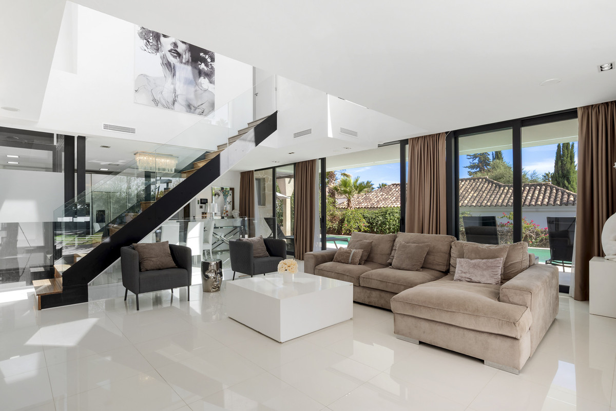 Villa for short term rent in Nueva Andalucia, Marbella